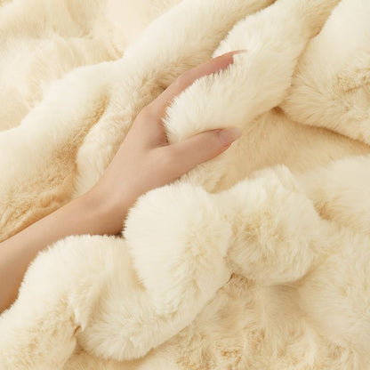 HomeTaro Faux Rabbit Fur Non-Slip Mat